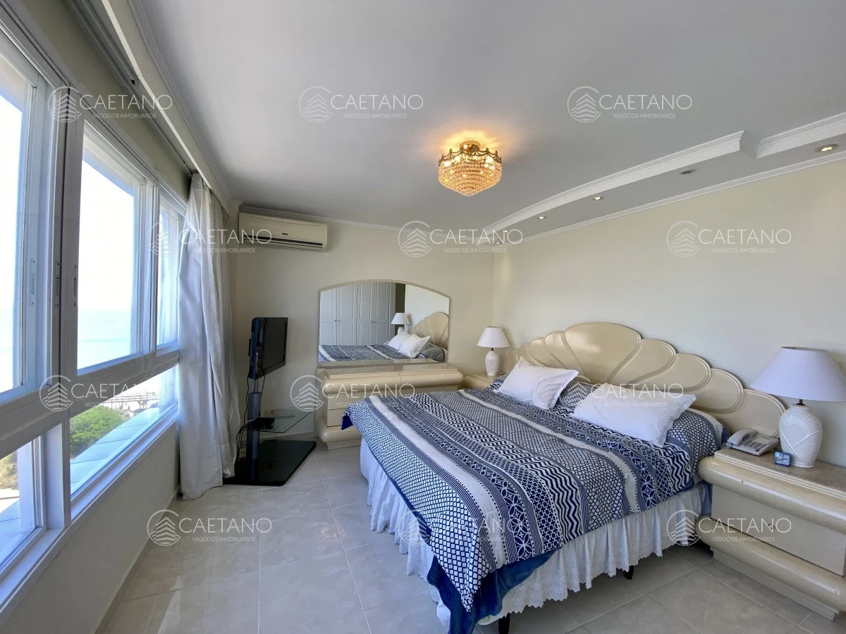 Apartamento en Playa Mansa, propiedad 215138 -Imagen 13