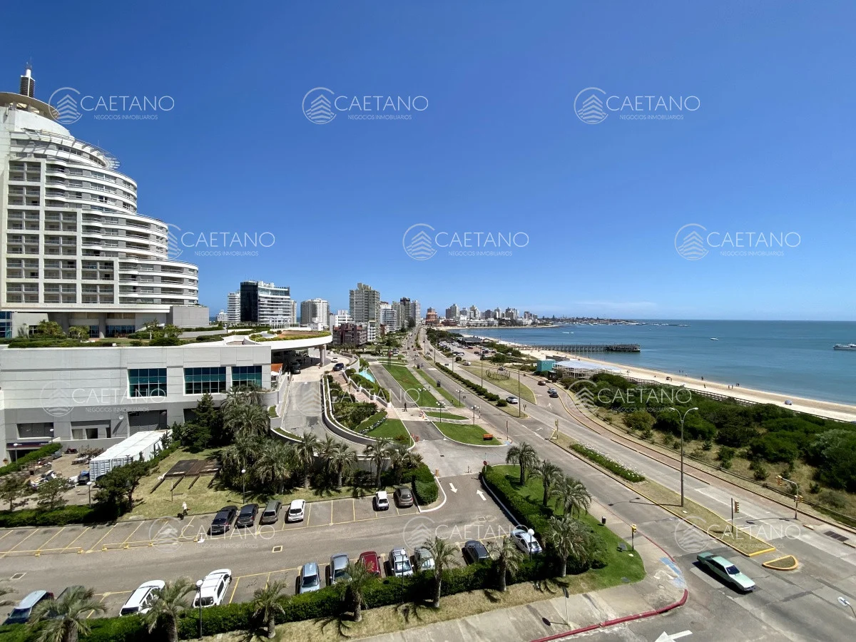 Apartamento en Playa Mansa, propiedad 215138 -Imagen 14