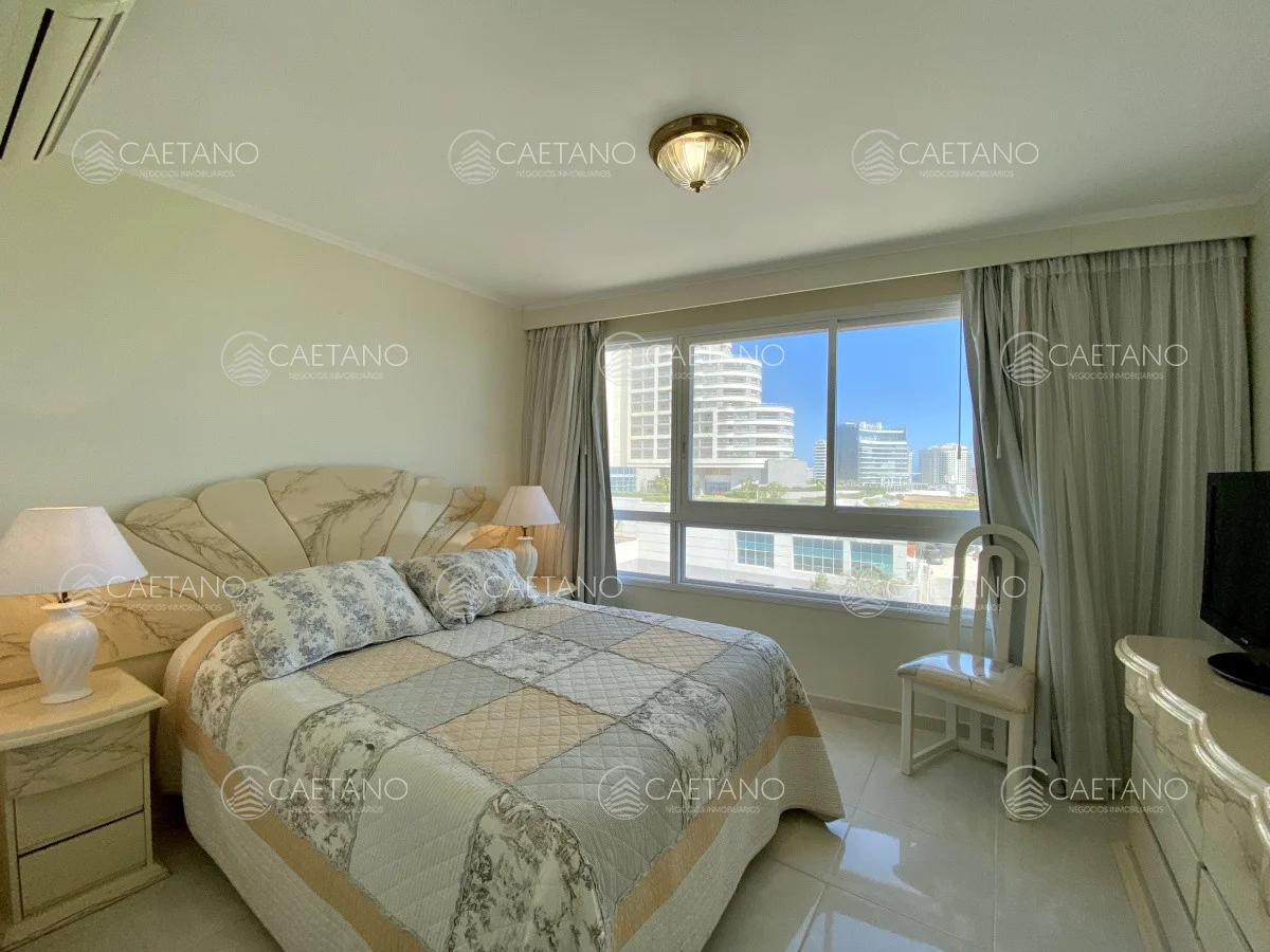 Apartamento en Playa Mansa, propiedad 215138 -Imagen 16