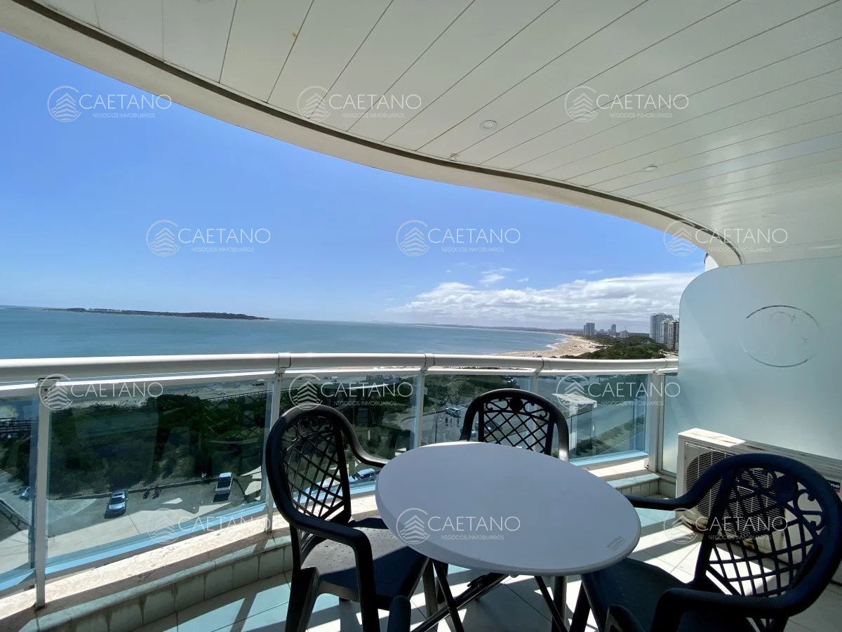 Apartamento en Playa Mansa, propiedad 215138 -Imagen 3