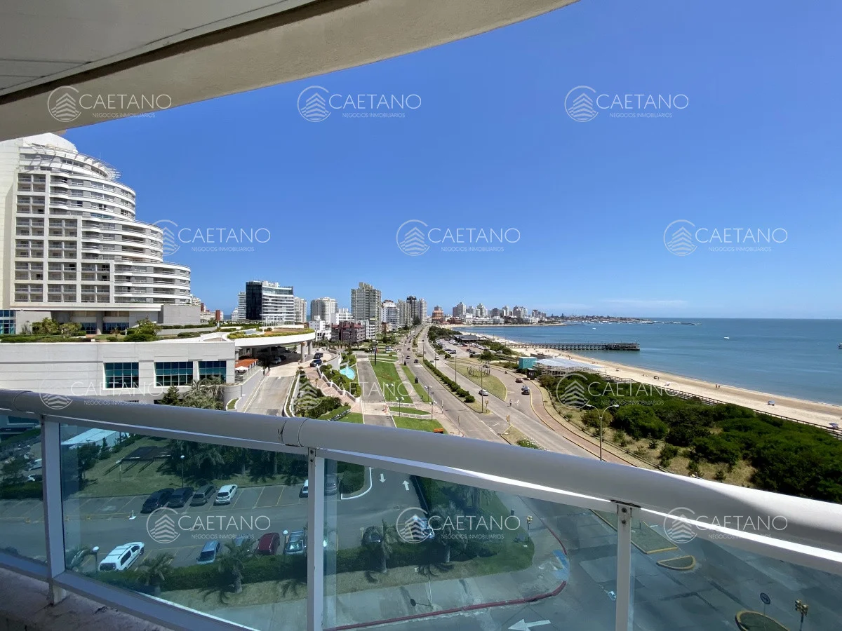 Apartamento en Playa Mansa, propiedad 215138 -Imagen 4