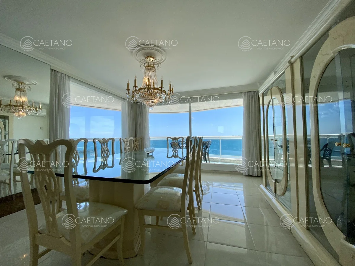 Apartamento en Playa Mansa, propiedad 215138 -Imagen 8