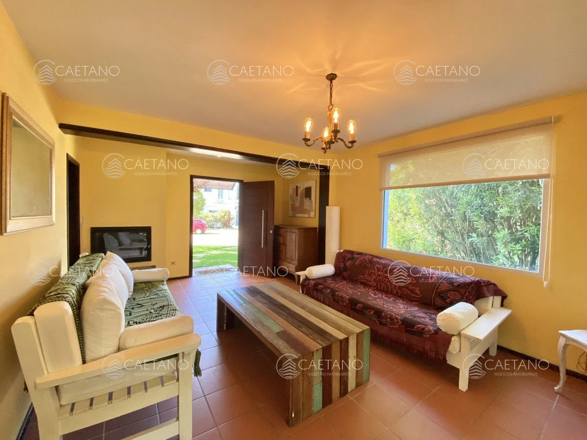 Casa en La Juanita, propiedad 215484 -Imagen 2
