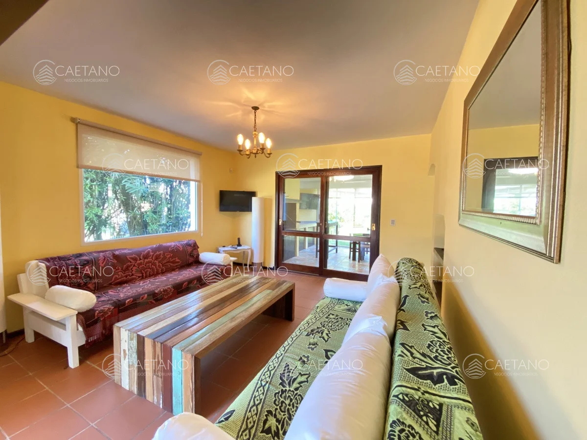 Casa en La Juanita, propiedad 215484 -Imagen 3