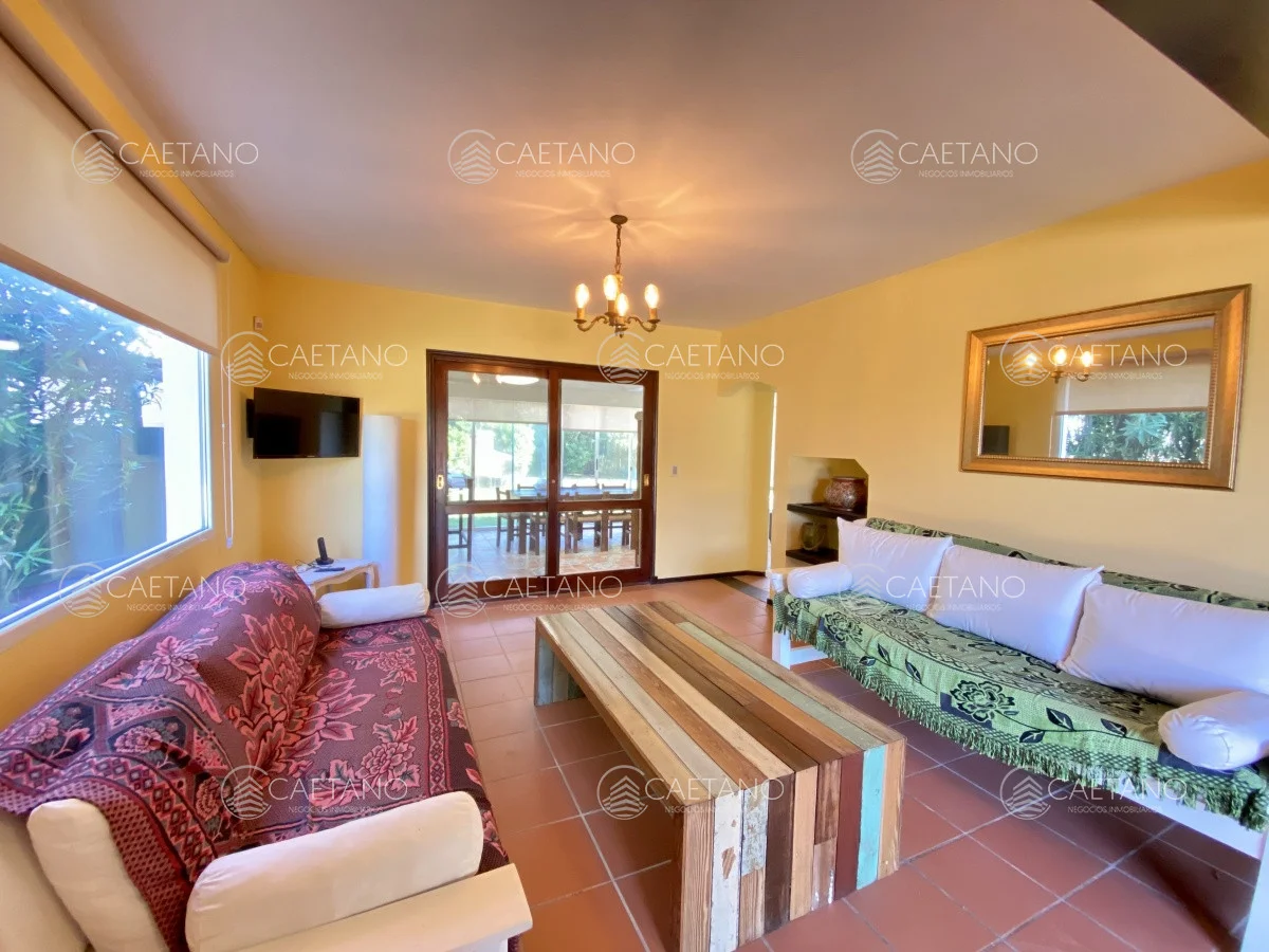 Casa en La Juanita, propiedad 215484 -Imagen 4