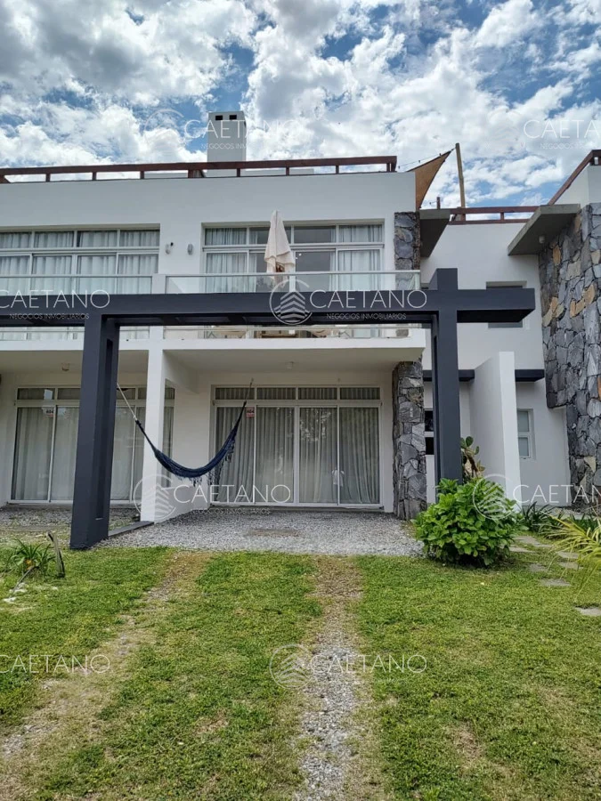 Casa en Manantiales, propiedad 215543 -Imagen 2