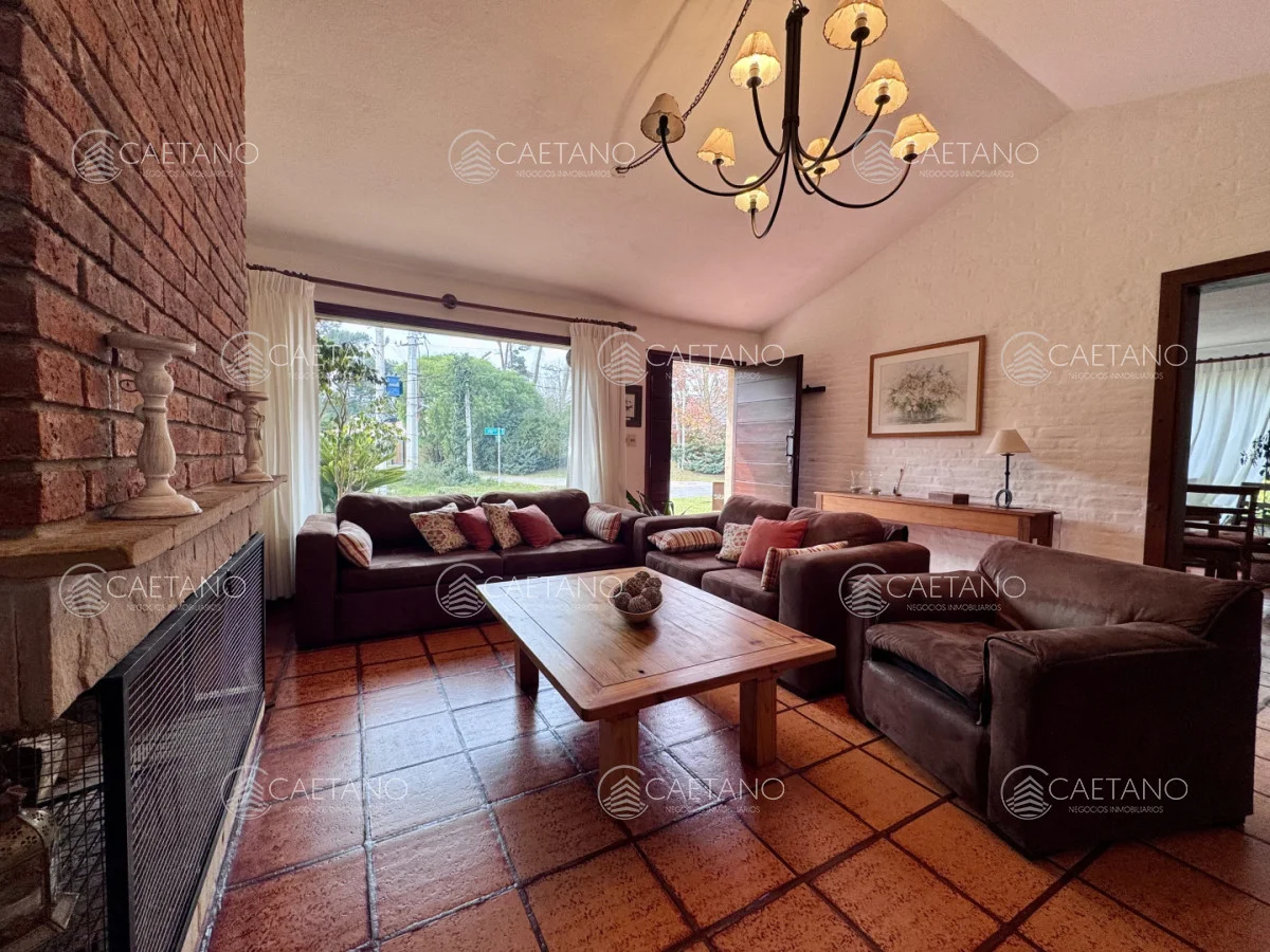 Casa en Jardines de Córdoba, propiedad 215643 -Imagen 2