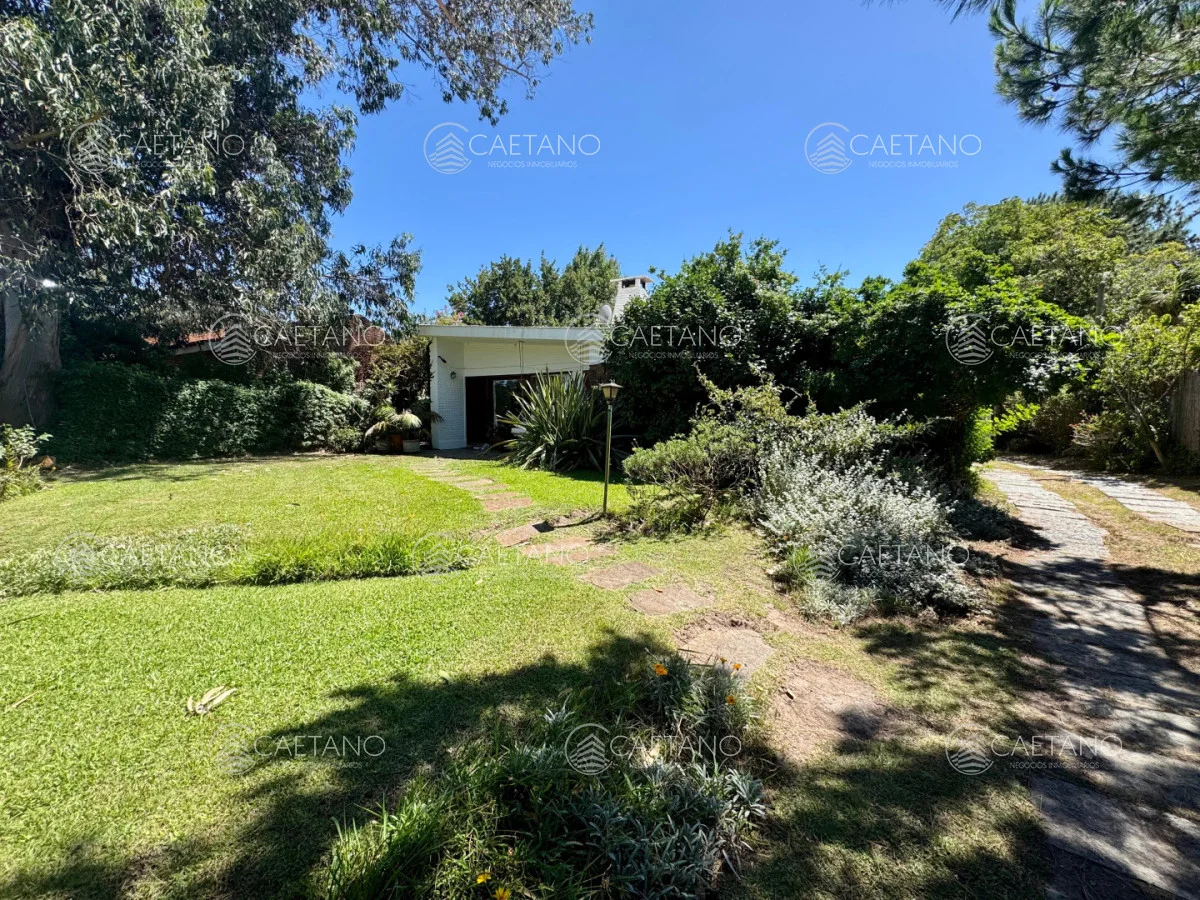 Casa en Pinares, propiedad 215646 -Imagen 1