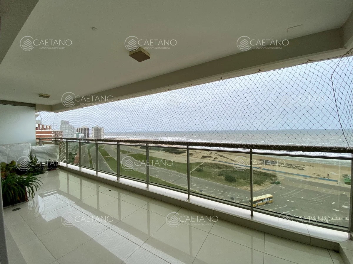 Apartamento en Playa Brava, propiedad 215790 -Imagen 1