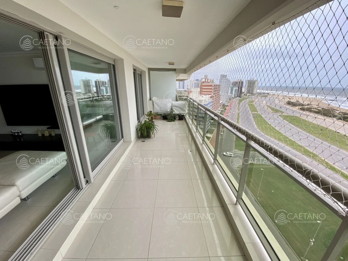 Apartamento en Playa Brava, propiedad 215790 -Imagen 2