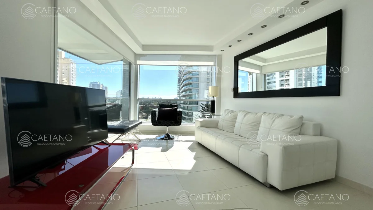 Apartamento en Playa Mansa, propiedad 284842 -Imagen 2