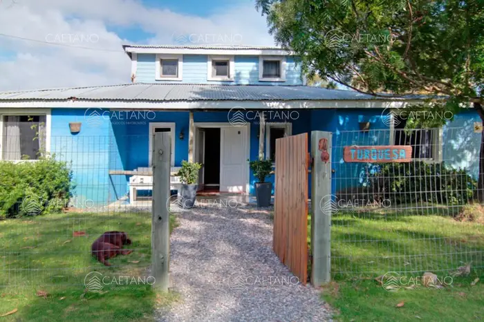 Casa en venta 3 dormitorios y dependencia de servicio La Barra