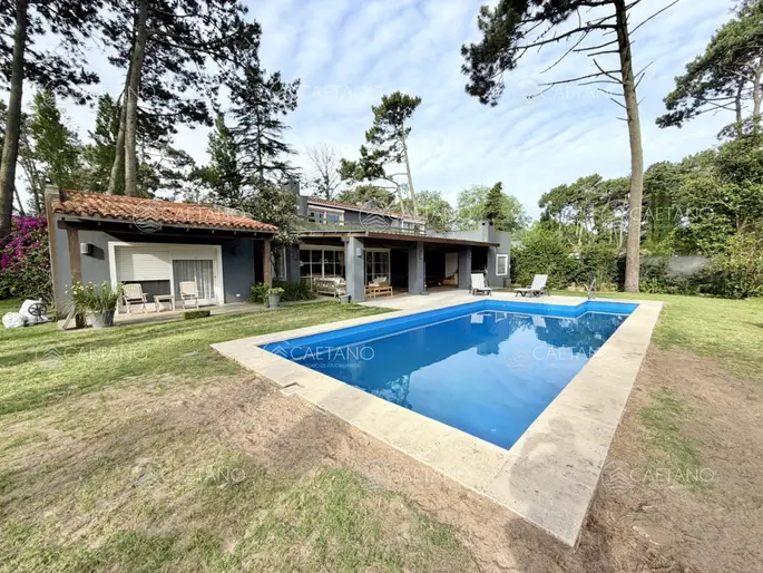 Alquiler. Casa 6 dormitorios. Punta del Este