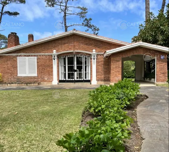 Casa en venta 5 dormitorios en la mansa