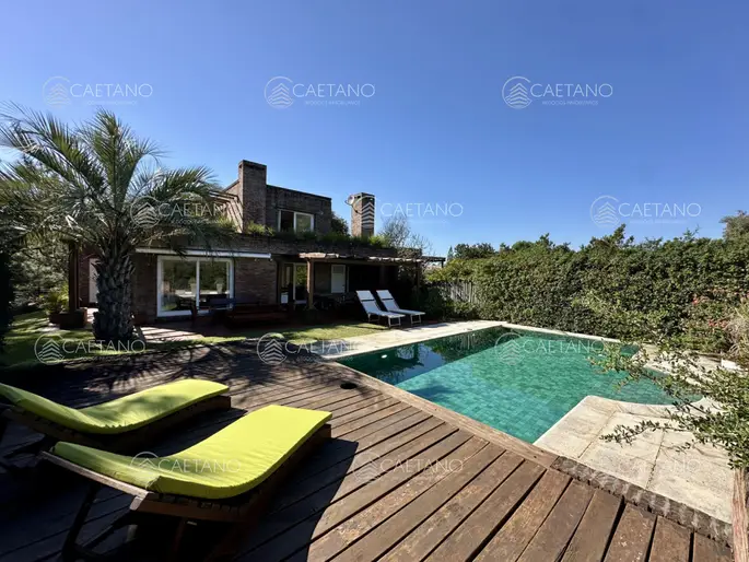 Casa en venta con vista al mar en Tío Tom Solanas Punta Ballena