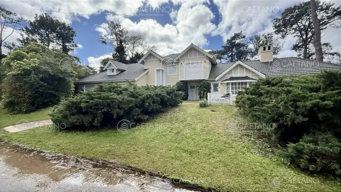 Casa en Golf - Punta del Este, a pasos del mar