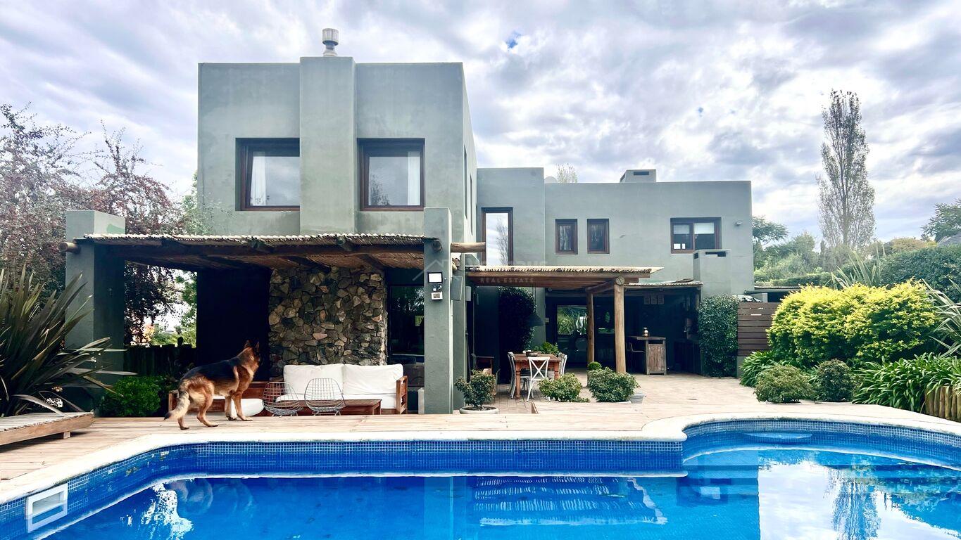 Casa en Lomas de la Tahona, propiedad 237393 -Imagen 1