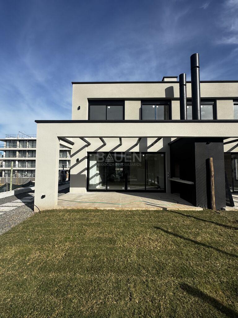 Casa en Parques Barrio Jardín, propiedad 77482 -Imagen 1