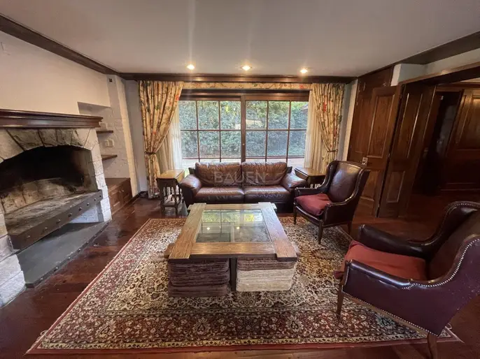 EXCEPCIONAL CASA EN VENTA DE 5 DORMITORIOS EN CARRASCO SUR