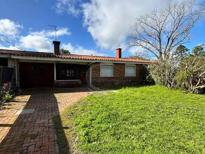 ALQUILER CASA EN CARRASCO