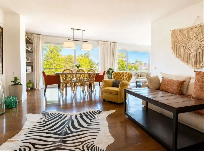 Venta -  Carrasco Sur Exclusivo apartamento 3 dormitorios , Suite, toilette, con rooftop privado de 185 m² servicio y dos garajes