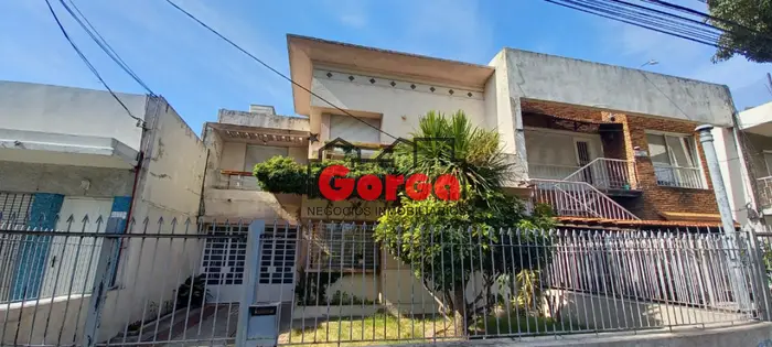 Sobre Br Artigas y Pando, excelente construcción!