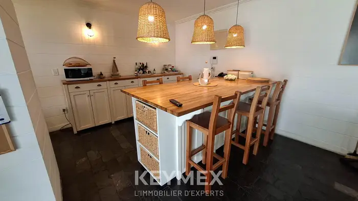 Venta Dos Casas más Monoambiente en el Prado. Un solo padrón