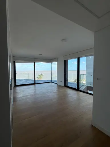 Apartamento en Alquiler, 2 Dormitorios y 2 Garages en Forum 