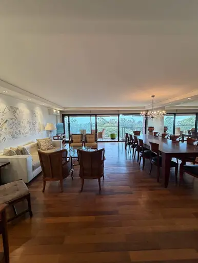 Apartamento en venta c/ cochera en Barrio Golf