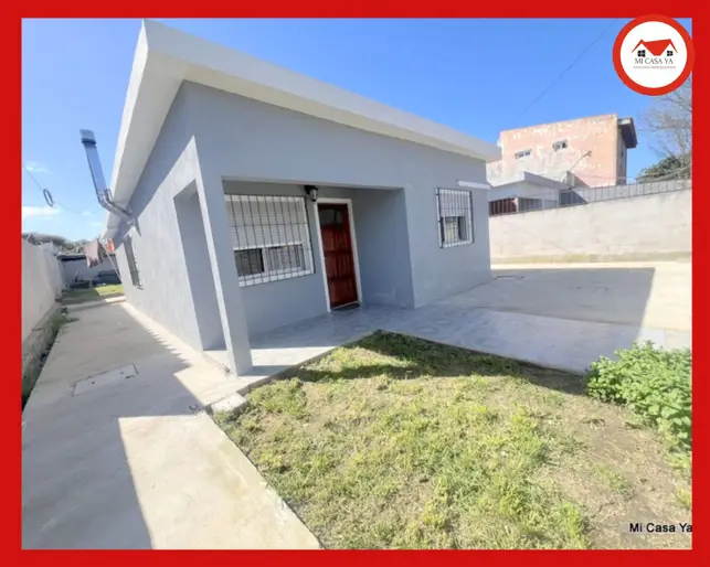 Venta hermosa casa Maldonado padrón único 2 dormitorios patio fondo galpón parrillero cochera varios autos excelente
