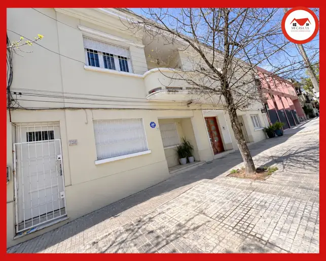 Alquiler amplia y muy linda casa de altos Punta Carretas 3 dormitorios 2 baños balcón patio sin gastos comunes