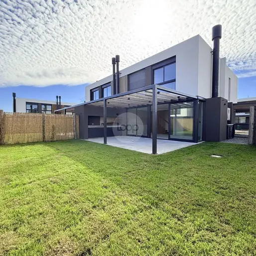 Alquiler Casa 3 dormitorios Parque Miramar