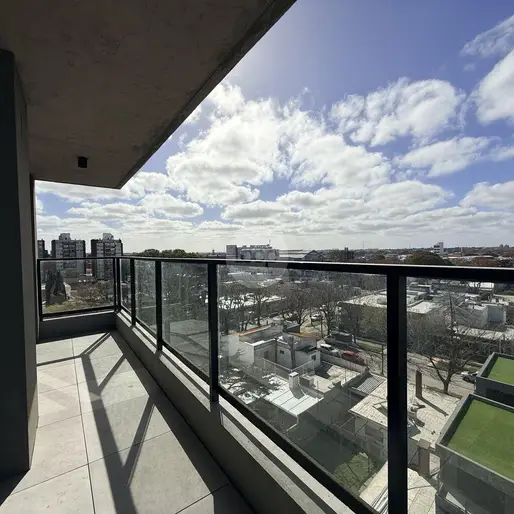 Apartamento de 1 dormitorio en piso 8, con muy buena luminosidad y terraza amplia de 6,40m