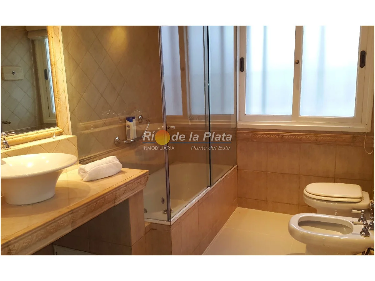 Casa en Playa Mansa, propiedad 142409 -Imagen 14
