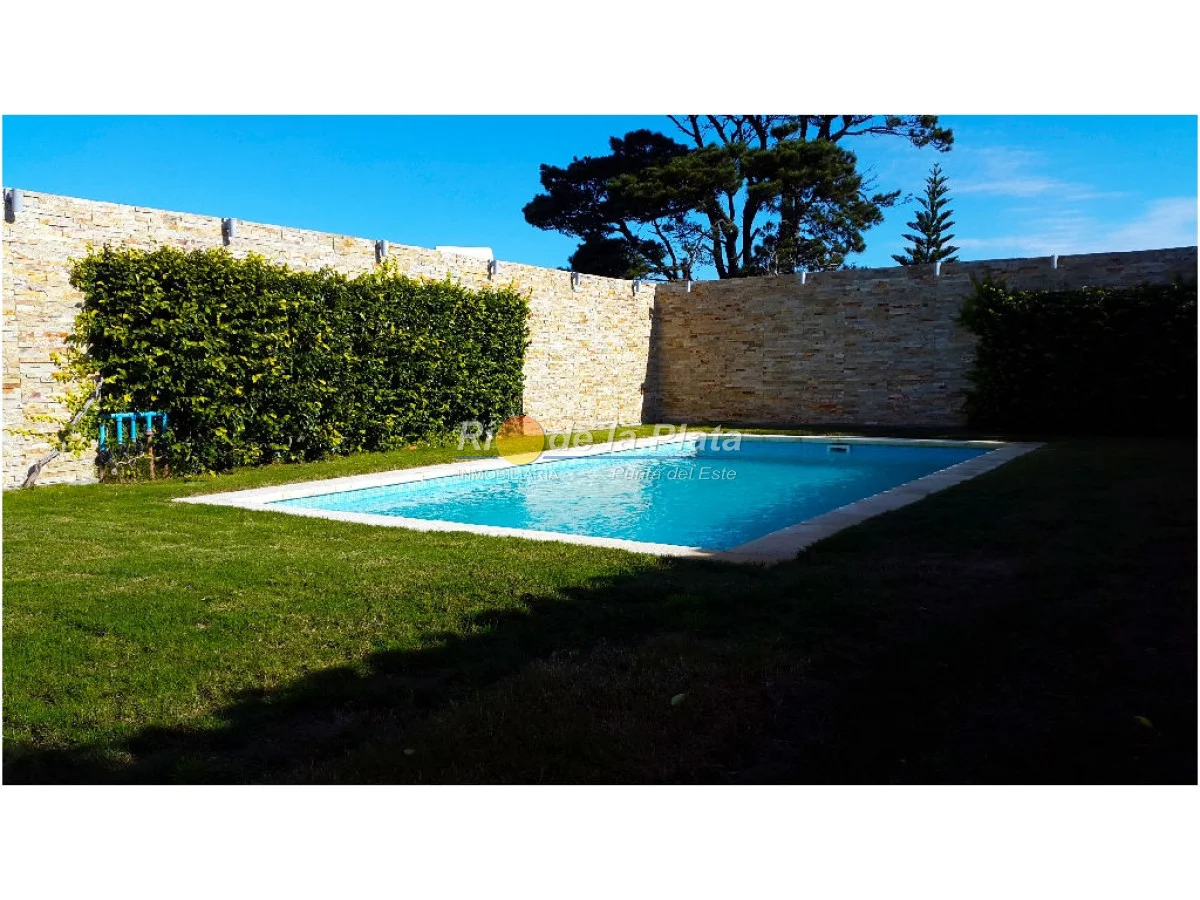 Casa en Playa Mansa, propiedad 142409 -Imagen 17