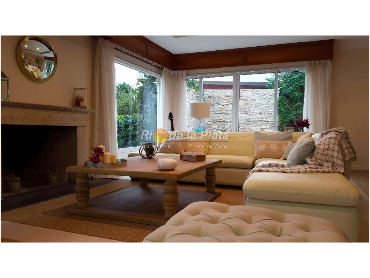 Casa en Playa Mansa, propiedad 142409 -Imagen 3