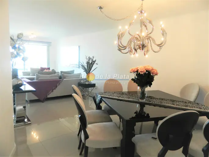 3 dormitorios en Wind Tower a 80 metros del Mar.