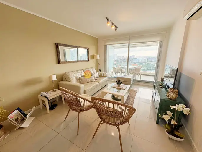 Wind Tower a 80 metros de Playa Brava