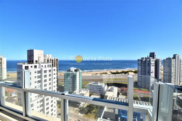 Arenas del Mar, piso alto con excelente vista al mar