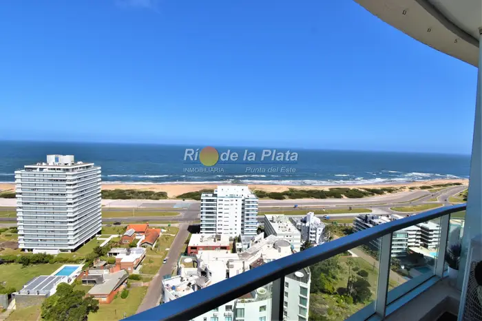 Wind Tower. Piso alto