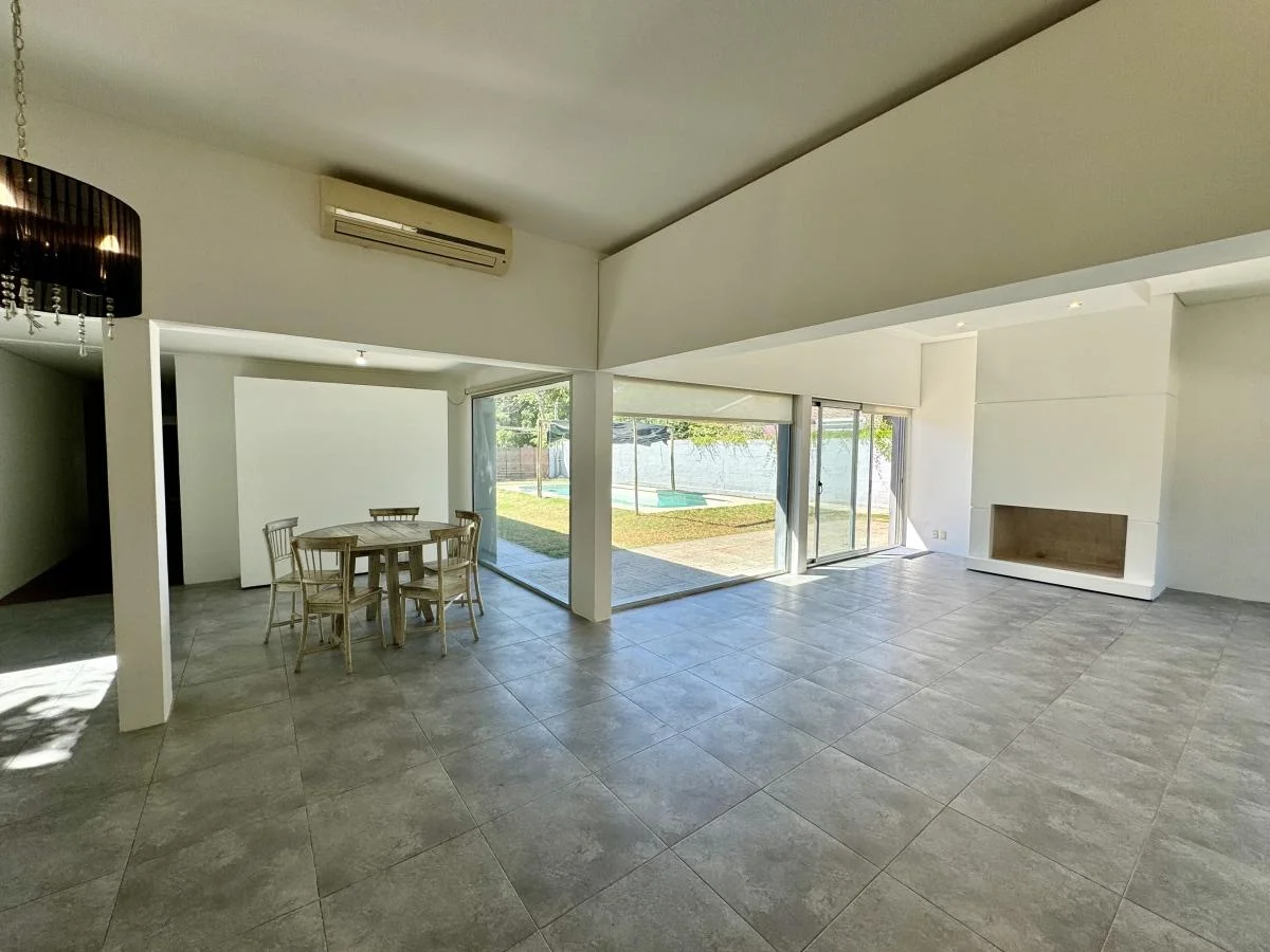 Casa en Bahía de Colonia, propiedad 143120 -Imagen 2