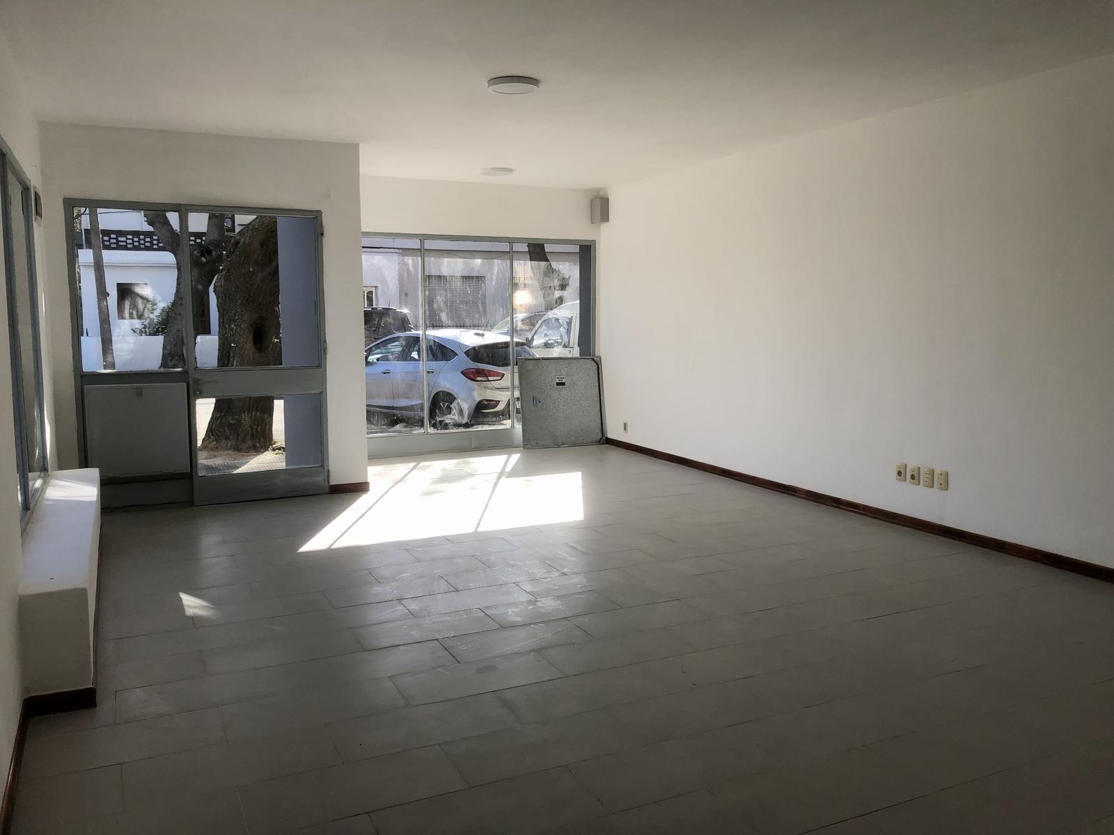 Local en Colonia del Sacramento, propiedad 273983 -Imagen 2