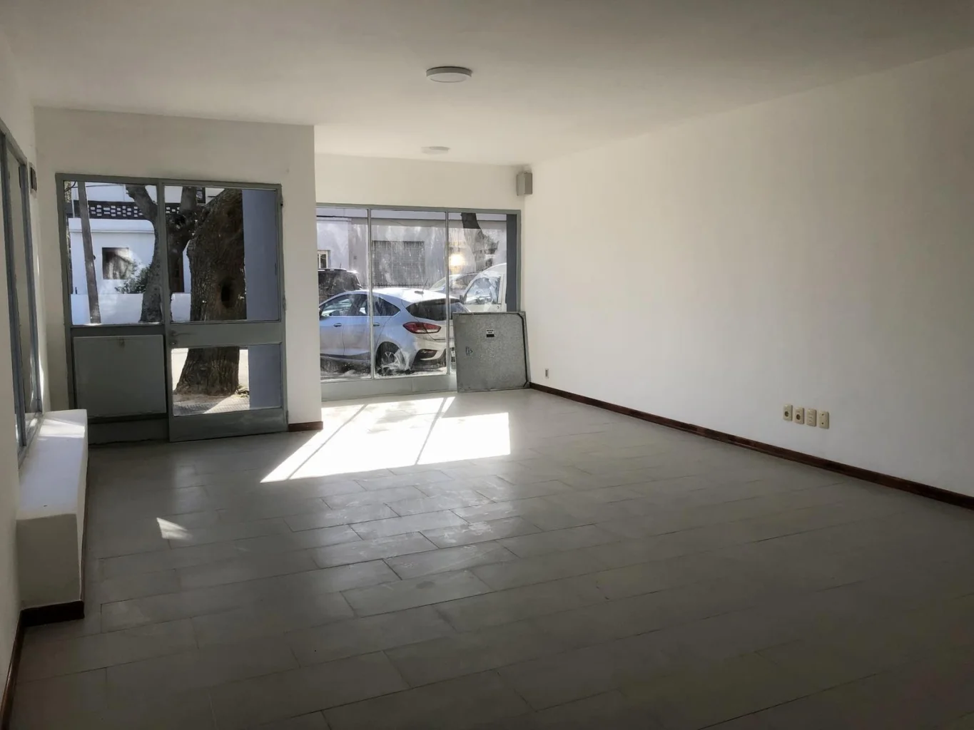 Local en Colonia del Sacramento, propiedad 273983 -Imagen 2