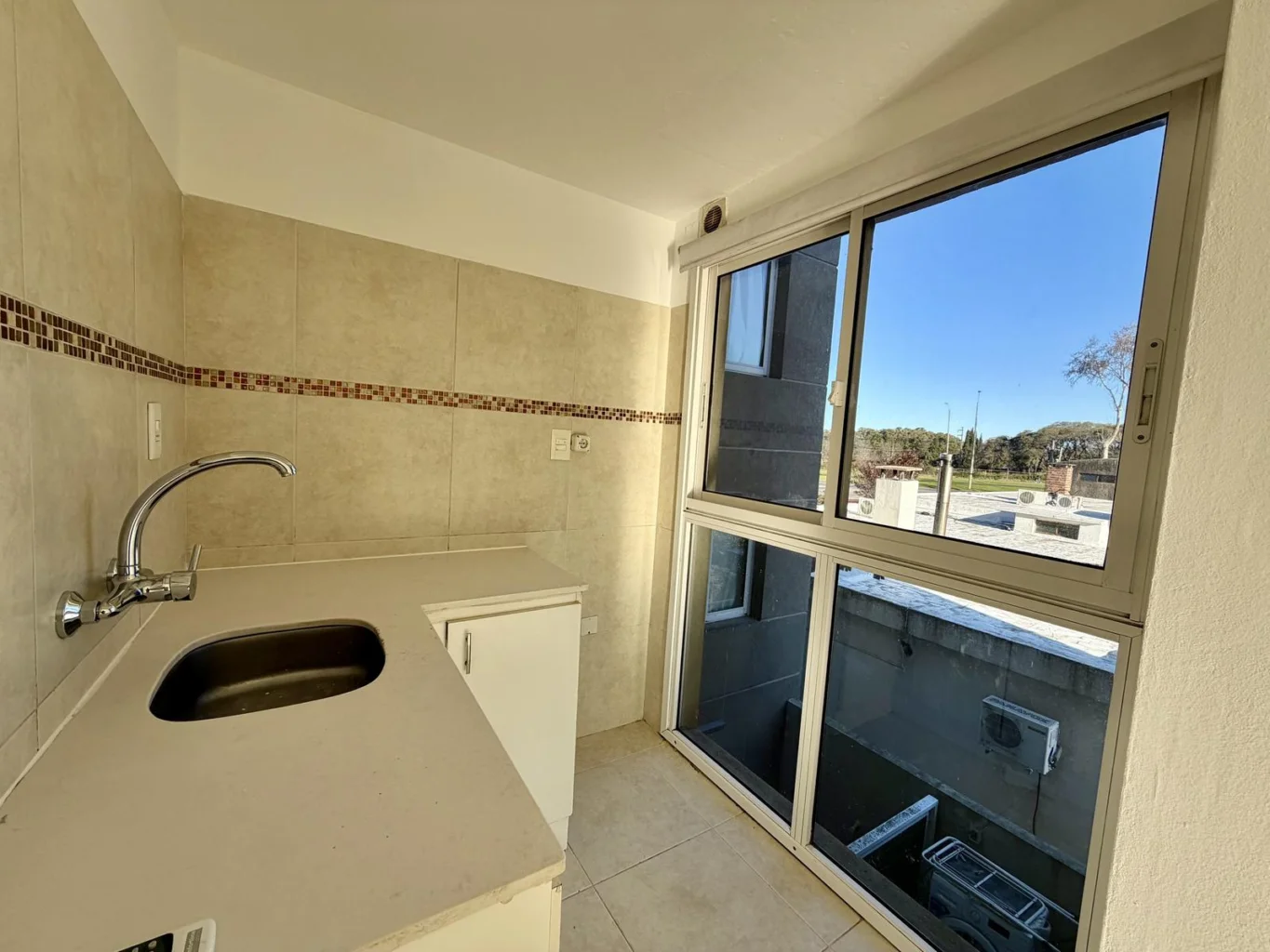 Apartamento en 2 Avenidas, propiedad 275749 -Imagen 5