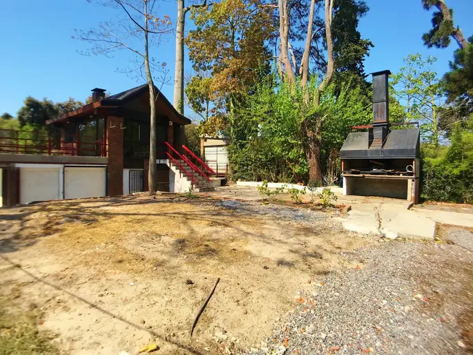 Casa en Rambla Costanera en venta con excelente terreno en esquina