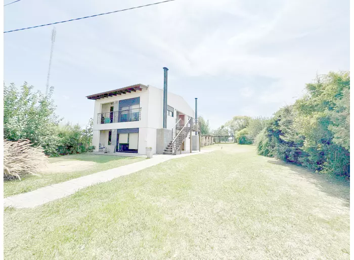 Apartamento en alquiler de 1 dormitorio semi amoblado frente a plaza de toros de Colonia