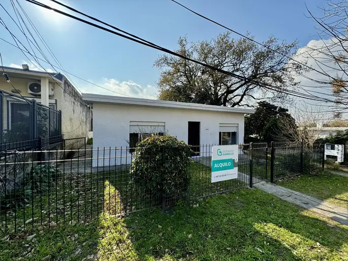 Casa en Alquiler de 2 dormitorios en Colonia del Sacramento