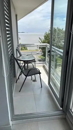 Alquiler de apartamento de 1 dormitorio en Colonia en la rambla