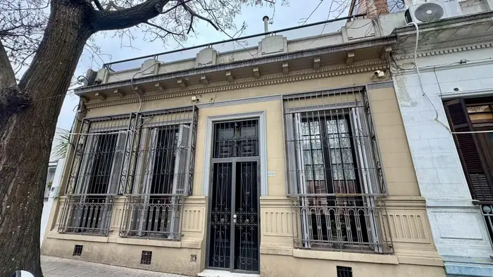 Alquiler de Casa Totalmente Reciclada en La Comercial, Montevideo.