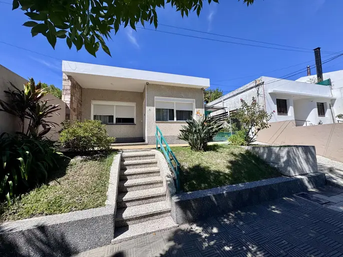 Casa en Venta de 2 dormitorios y patio en Pueblo Nuevo, Colonia del Sacramento
